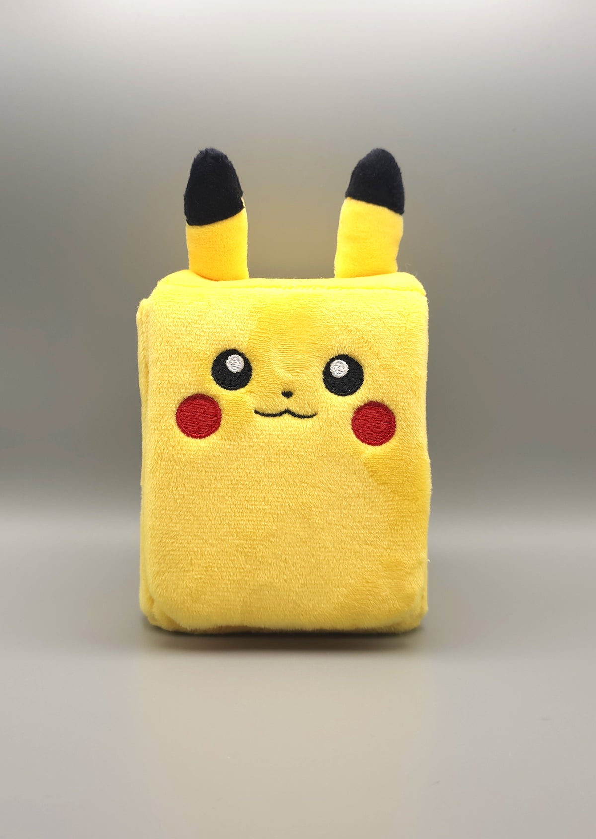 PokeCenter Pikachu Plüsch-Deckbox